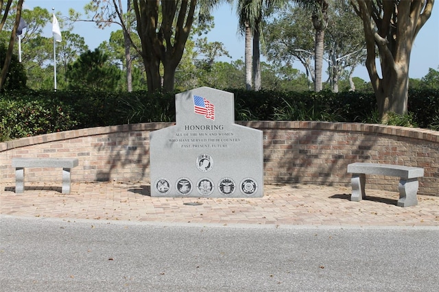 view of community / neighborhood sign