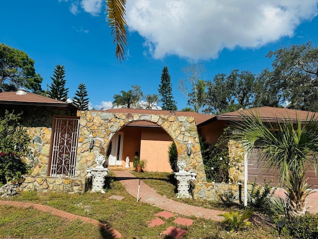 view of front facade