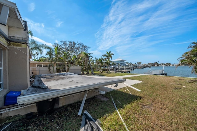 view of yard featuring a water view