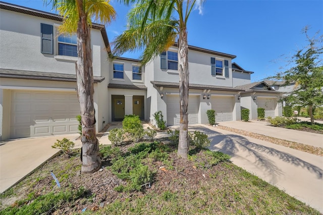 928 Royal Empress Dr, Ruskin, FL 33570 - photo 2