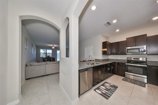 928 Royal Empress Dr, Ruskin, FL 33570 - photo 8