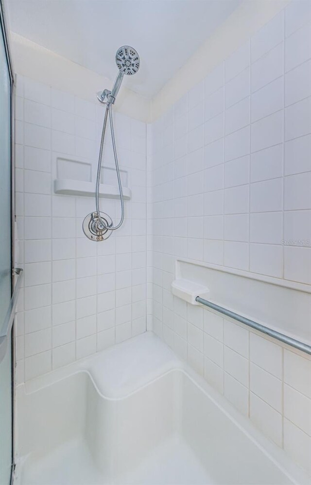 2690 Coral Landings Blvd Unit 722, Palm Harbor, FL 34684 - bathroom with a shower