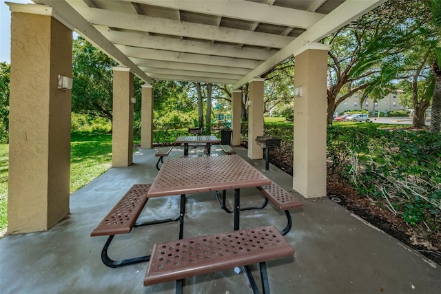 2690 Coral Landings Blvd Unit 722, Palm Harbor, FL 34684 - view of patio with outdoor dining space