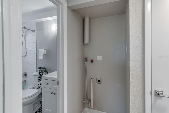 full bathroom featuring toilet, vanity, and shower / bath combination