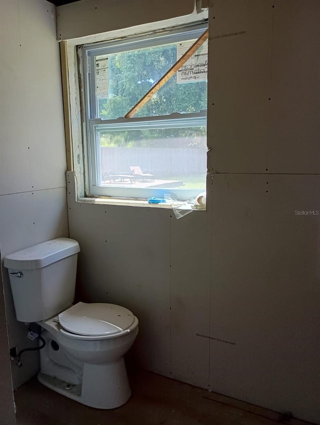 bathroom featuring toilet