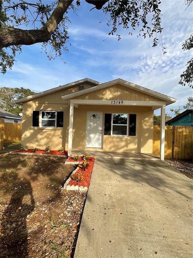 view of front of property