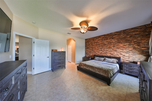 bedroom with ceiling fan