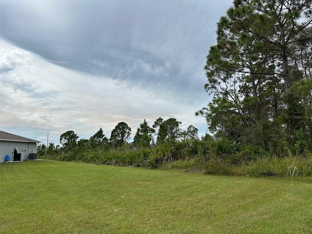 Listing photo 3 for 124 Pearson St, Lehigh Acres FL 33974