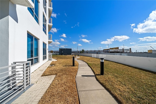 1209 E Cumberland Ave Unit 508, Tampa, FL 33602 - view of green lawn