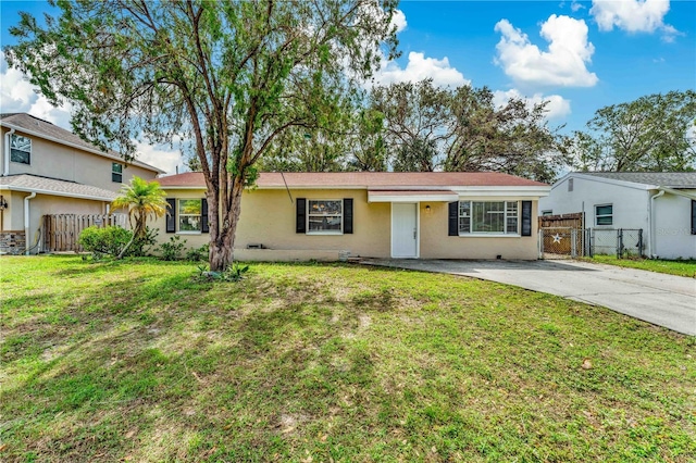 view of front of house with a front lawn