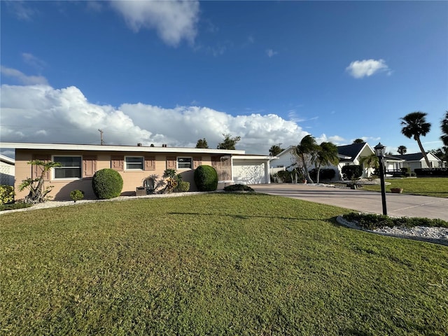 view of front of property with a front yard