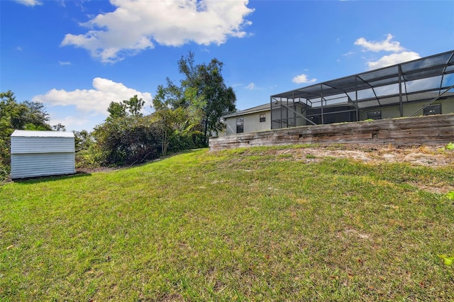 view of yard with a lanai