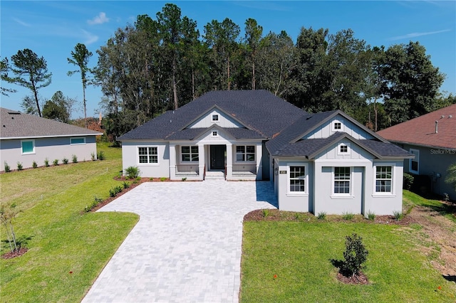 view of front of home with a front lawn