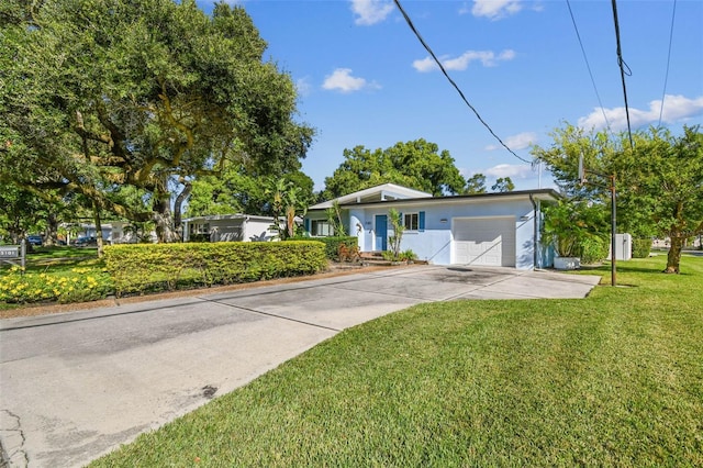 single story home with a front yard