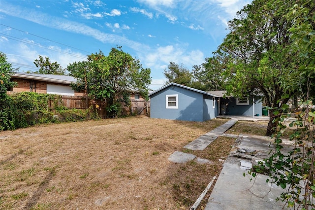 view of yard with a patio area