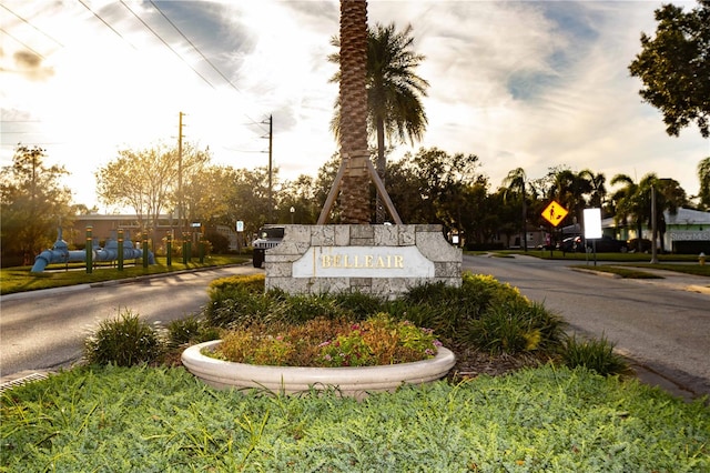 view of community / neighborhood sign