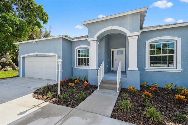 view of front facade with a garage