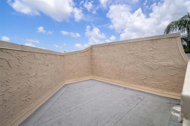 2571 Cyprus Dr Unit 1-202, Palm Harbor, FL 34684 - view of patio / terrace