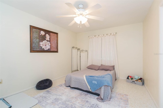 bedroom with ceiling fan