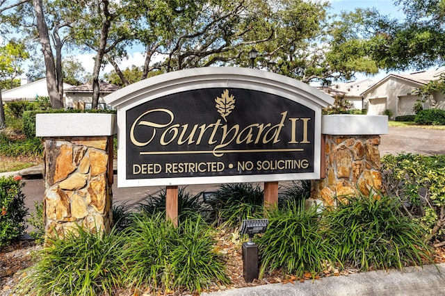 view of community / neighborhood sign