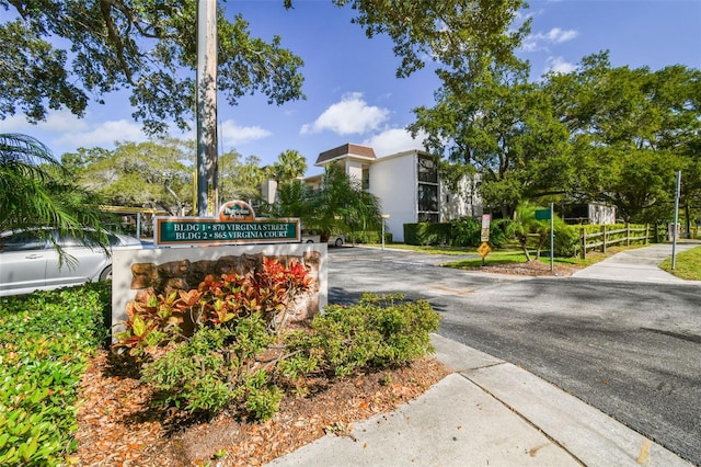 view of community / neighborhood sign