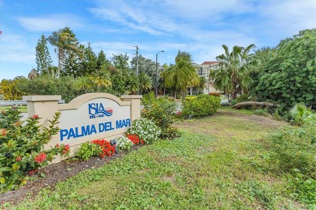 view of community / neighborhood sign