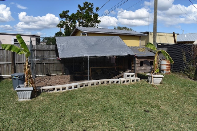 exterior space featuring a yard