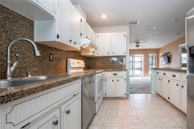 332 Club Manor Dr Unit 10, Sun City Center, FL 33573 - photo 29