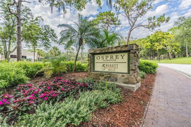 view of community / neighborhood sign