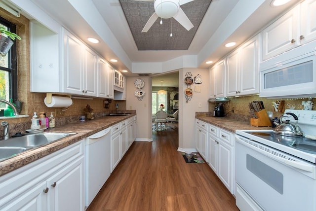 3006 Bolt Dr, Palm Harbor, FL 34685 - photo 21