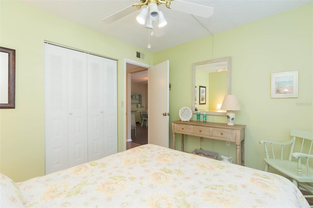 315 30th Ave W Unit B201, Bradenton, FL 34205 - bedroom with a closet and ceiling fan