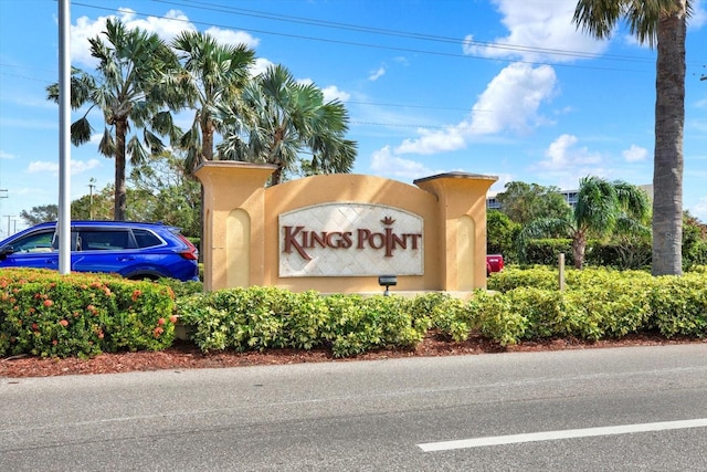 view of community / neighborhood sign