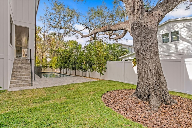 view of yard featuring a patio