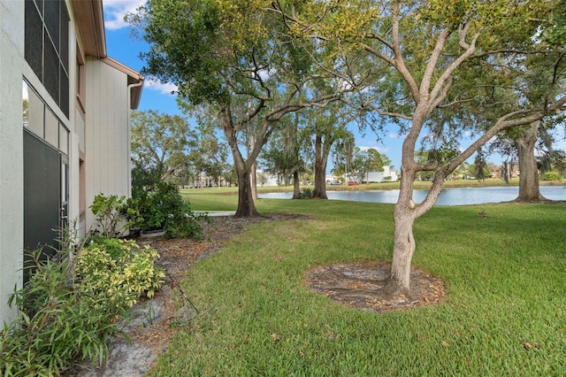 view of yard featuring a water view