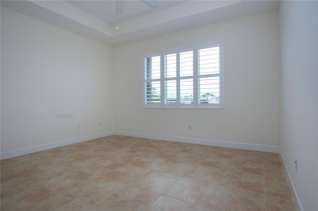 spare room featuring ceiling fan