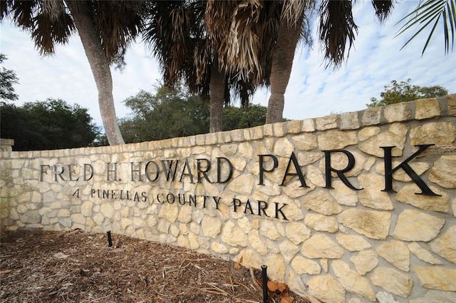 view of community / neighborhood sign