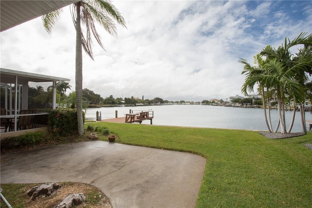905 Oakwood Dr, Largo, FL 33770 - photo 3