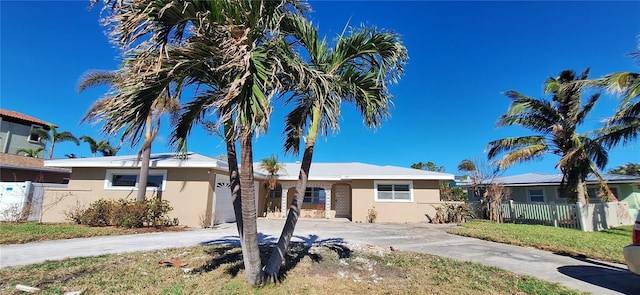 view of front of property with a front lawn