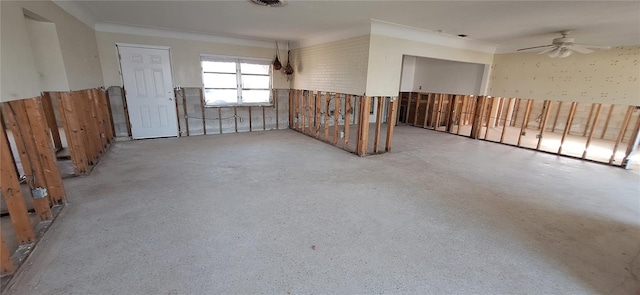 unfurnished room featuring ceiling fan