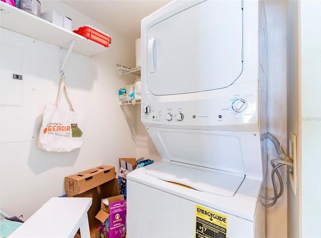 16500 Gulf Blvd Unit 352, North Redington Beach, FL 33708 - clothes washing area with stacked washer / drying machine