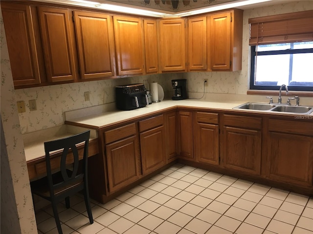 kitchen featuring sink