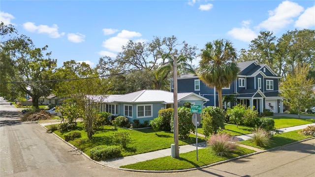 view of front of house featuring a front yard