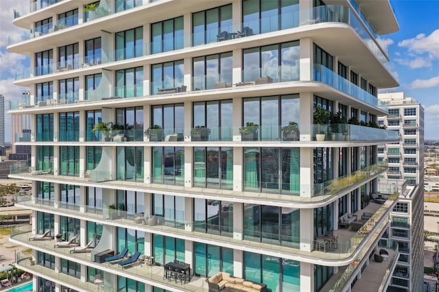 1000 Water St Unit 1702, Tampa, FL 33602 - view of building exterior with a city view