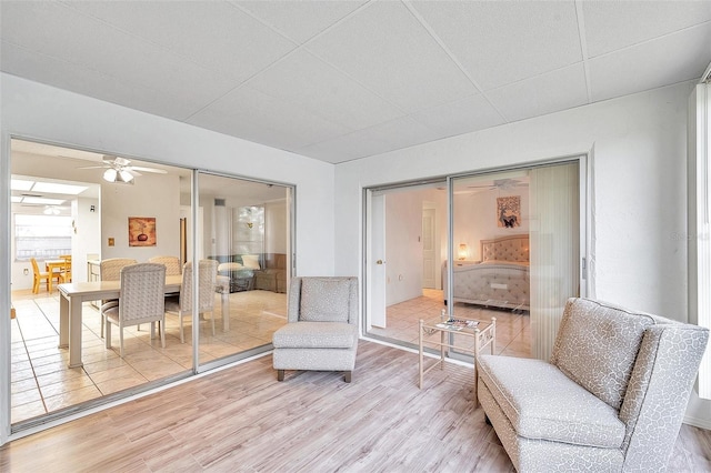 3840 Staysail Ln Unit 3840, Holiday, FL 34691 - sitting room featuring light wood-type flooring and a ceiling fan