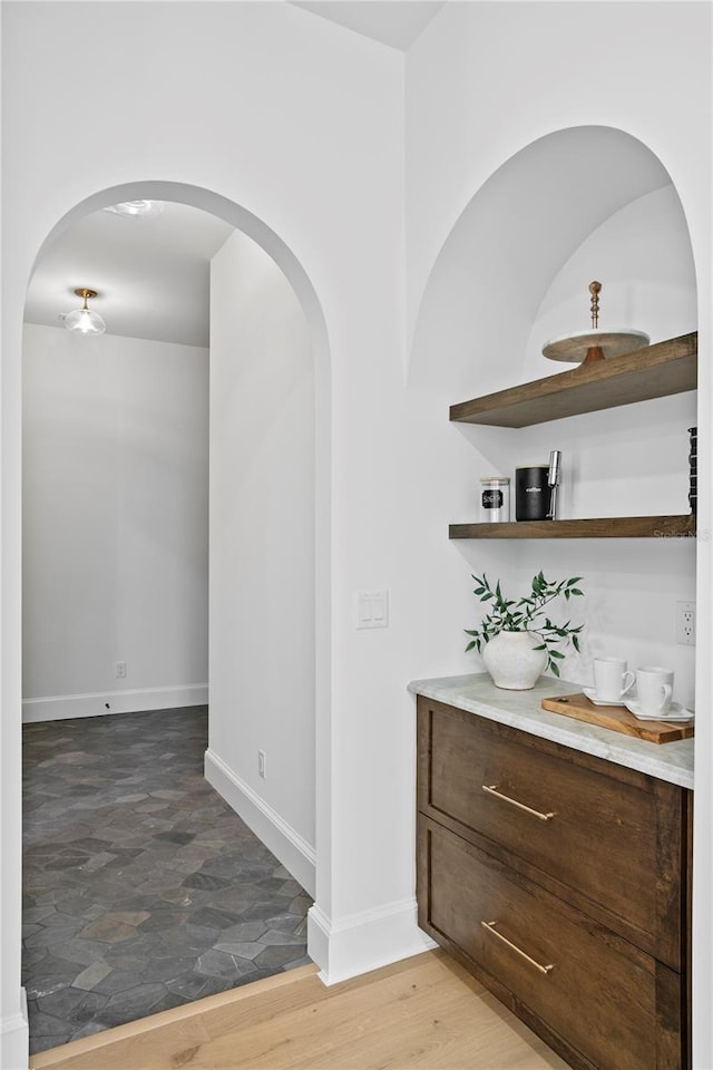 4633 W Lowell Ave, Tampa, FL 33629 - bar with arched walkways and baseboards
