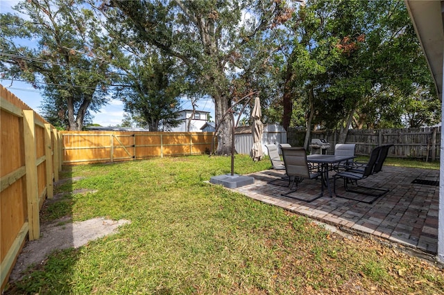 view of yard with a patio