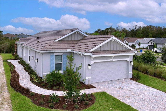 view of front of home featuring a garage