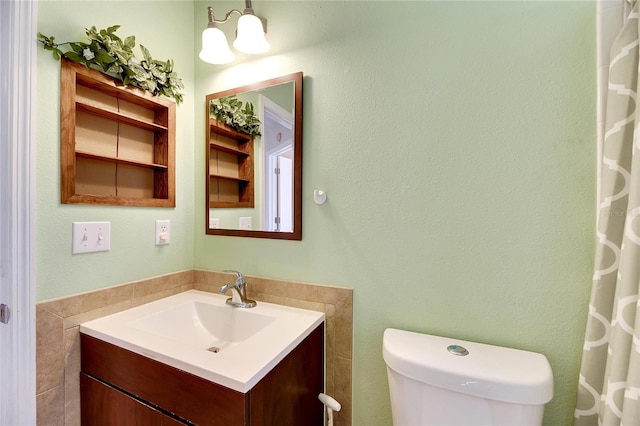719 Winterbrooke Way, Sun City Center, FL 33573 - full bath featuring toilet and vanity