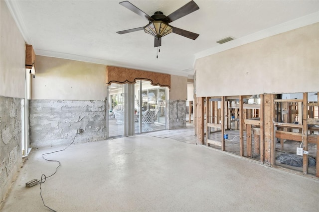 miscellaneous room featuring ceiling fan and crown molding