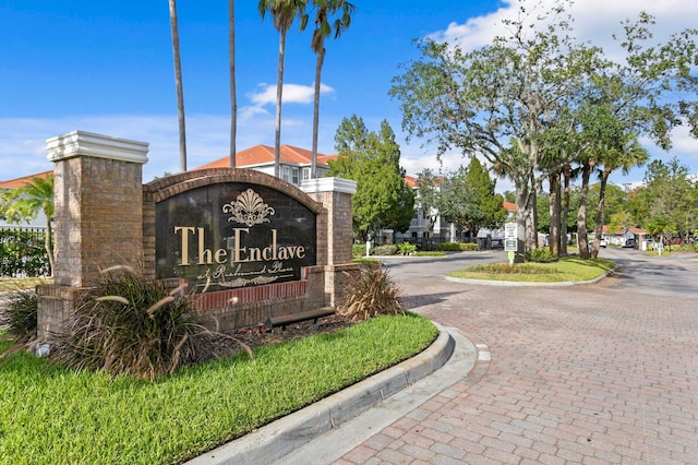 view of community / neighborhood sign